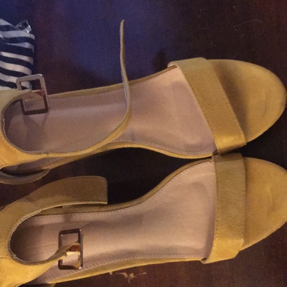 Forever 21 mustard yellow clog heels size US 10 - Picture 3 of 7